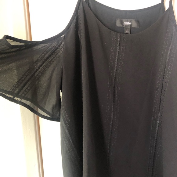 Cold Shoulder Top - Picture 2 of 3